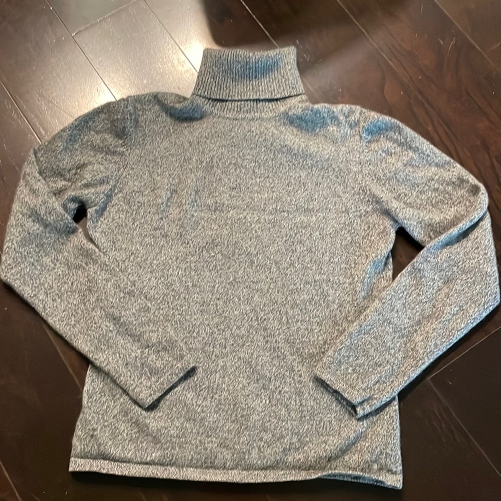 Cashmere dark grey turtleneck by CH Classic/Medium.  Classic piece